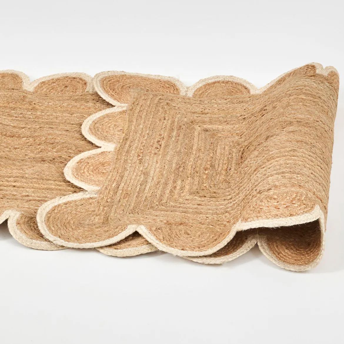 Aria Scalloped Jute Floor Runner