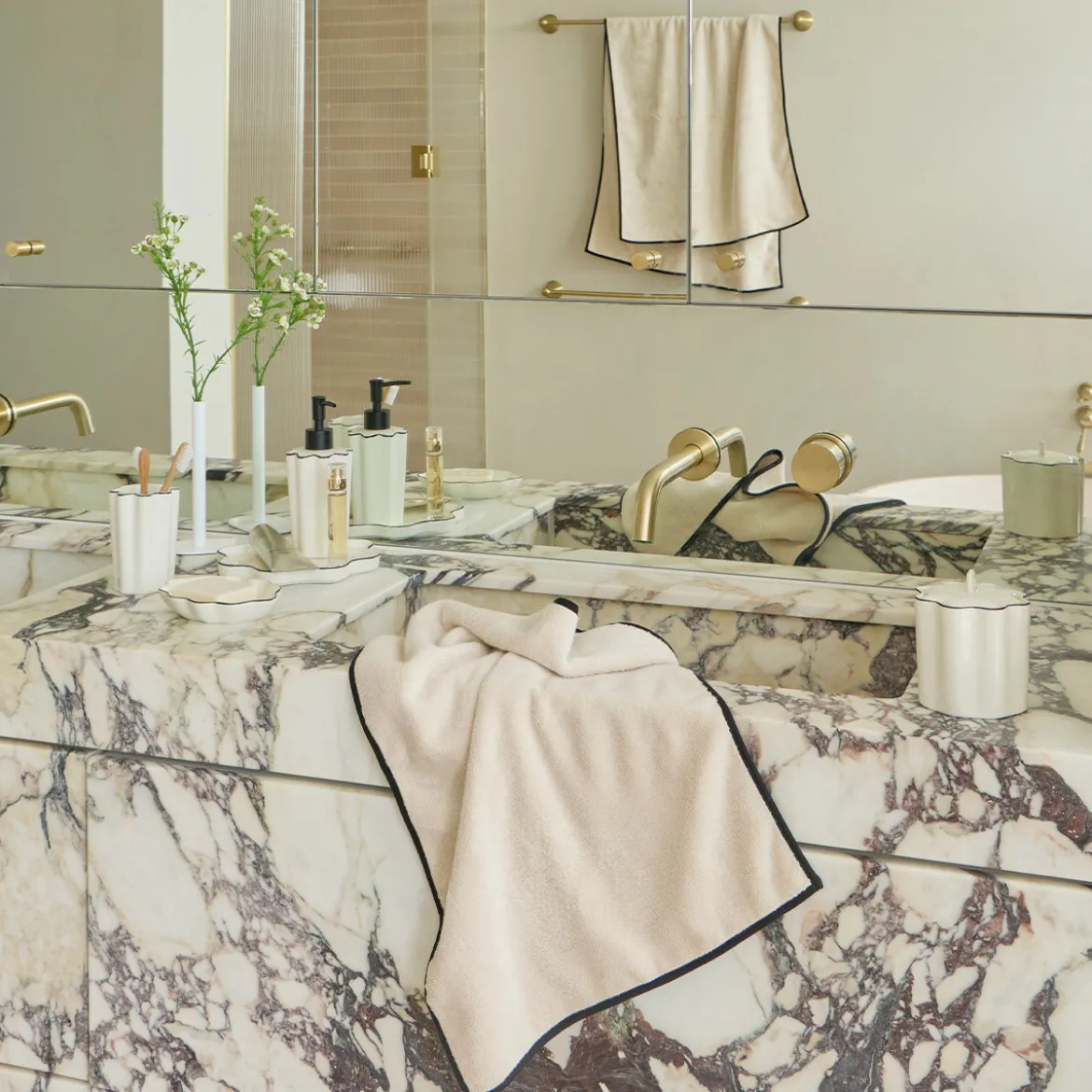 Chloe Bathroom Accessories