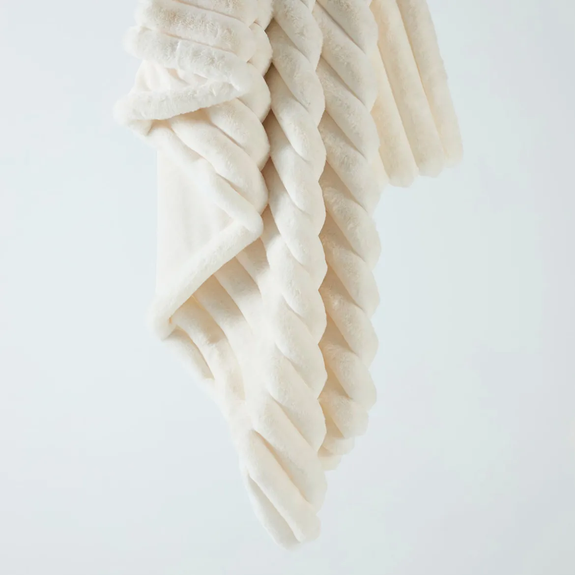 Copenhagen Faux Fur Extra Large Throw