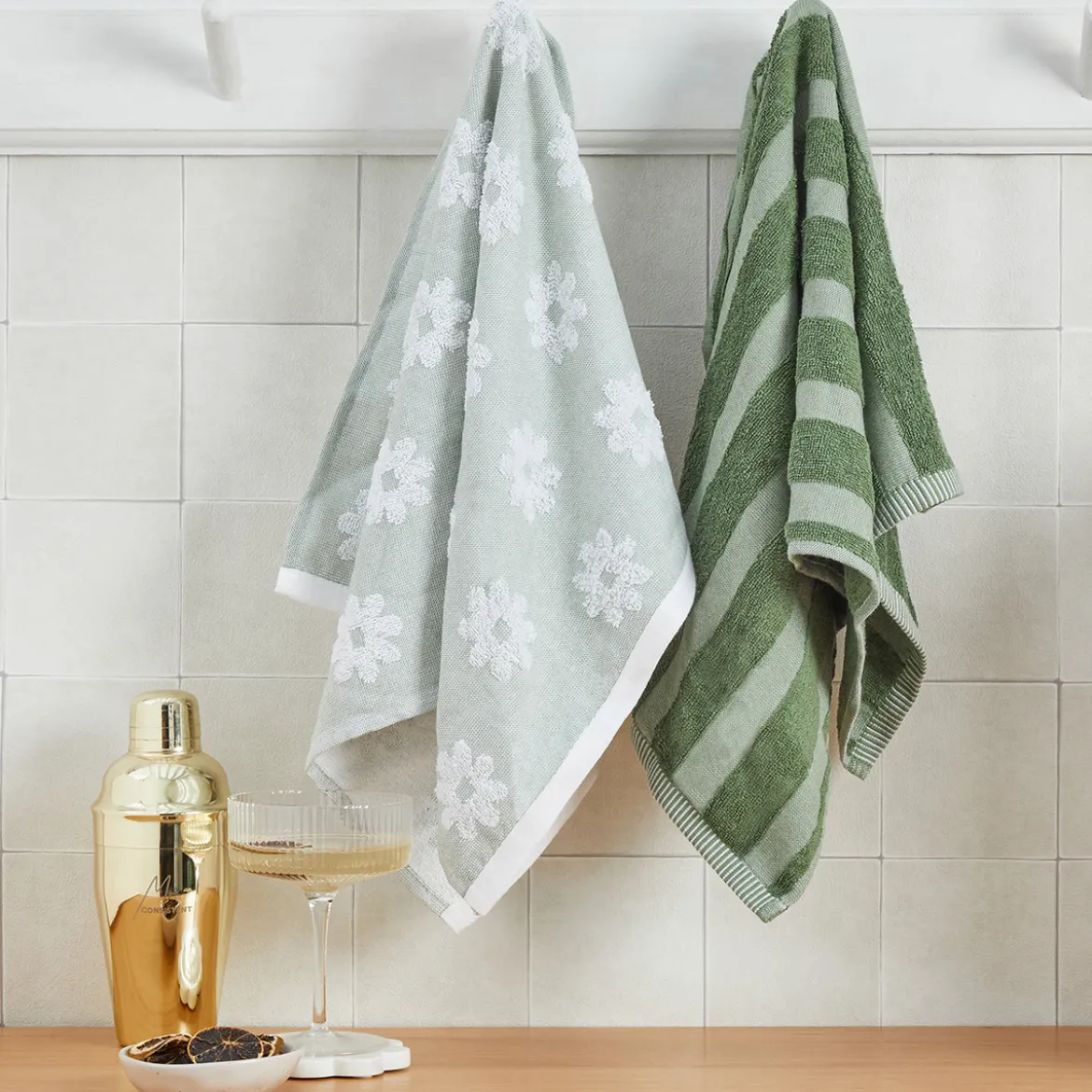 Daisy Green Tea Towel Set of 2