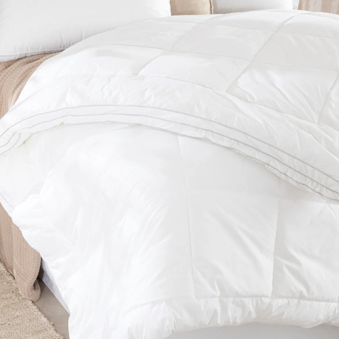 Hotel & Home Superior 500gsm Microfibre Quilt