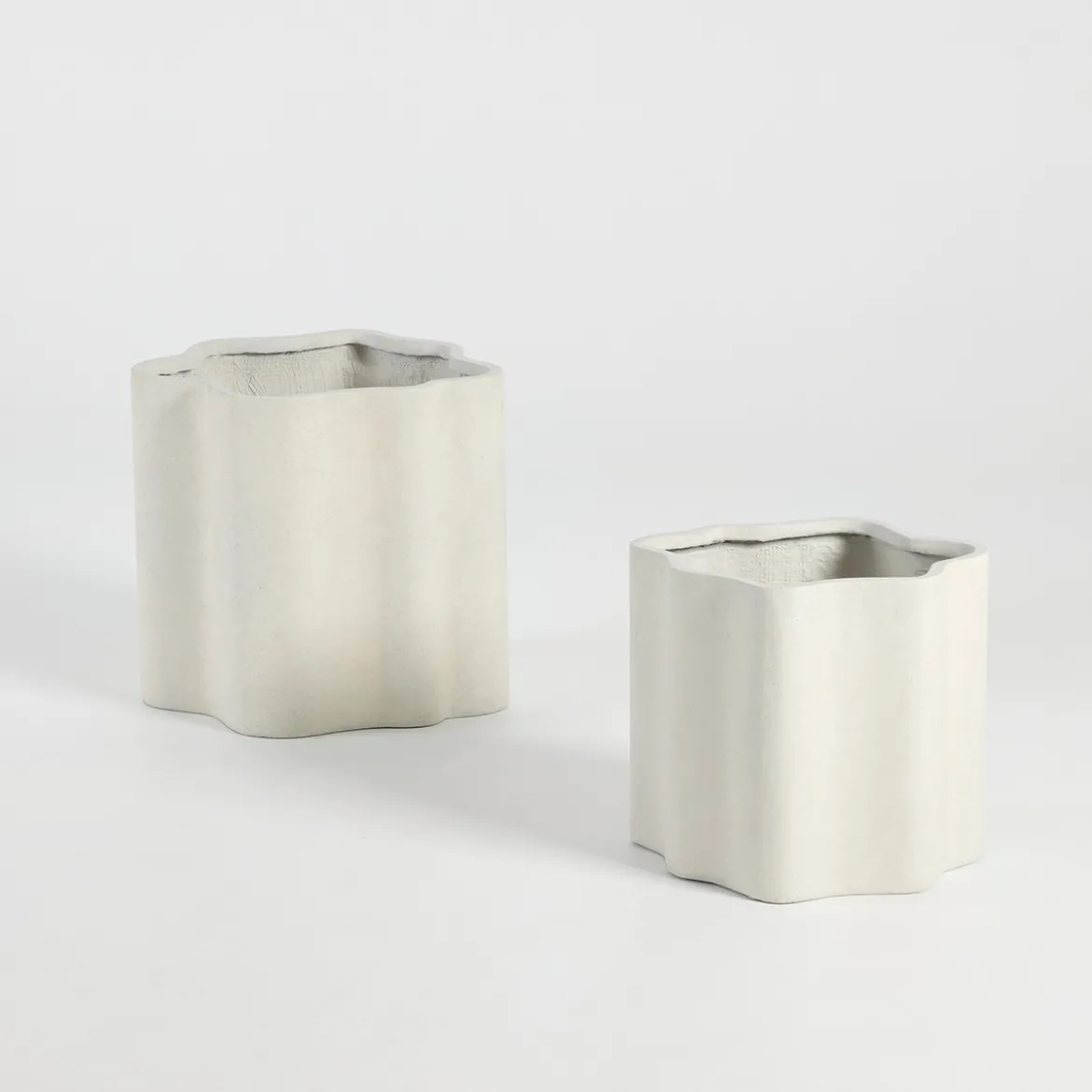 Marlo Wave Decorative Pot