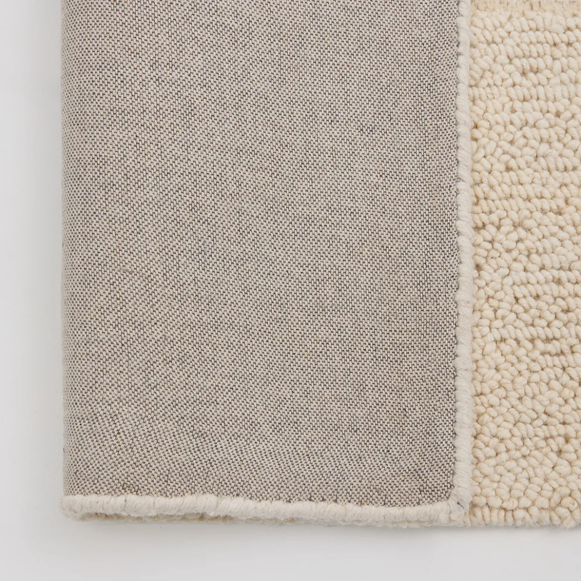Syanno Wool Floor Rug