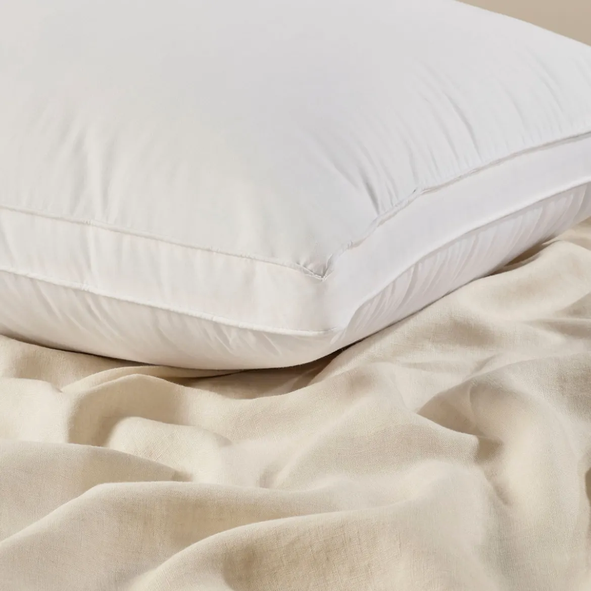 Ultra Loft Firm Gusseted Microfibre Pillow